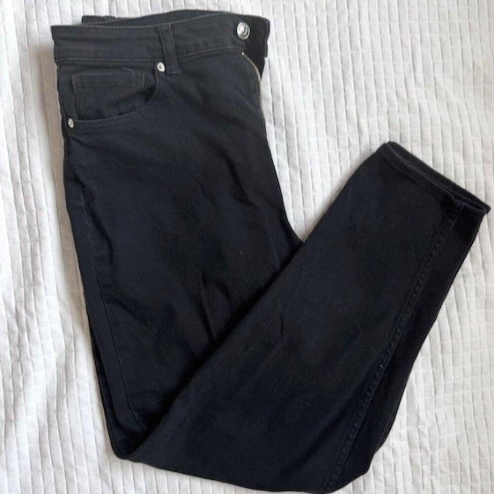 H&M black women's jeans size 6/10